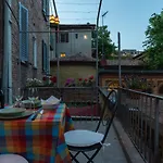 Capo Di Lucca - In The Historical Center With Terrace 아파트