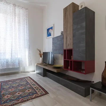 Capo Di Lucca - In The Historical Center With Terrace * ボローニャ