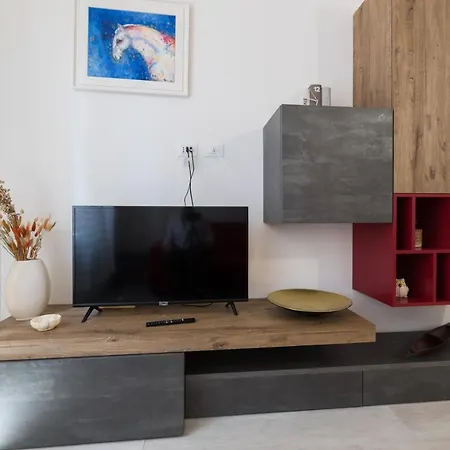 Capo Di Lucca - In The Historical Center With Terrace アパート