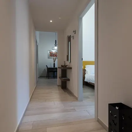 Capo Di Lucca - In The Historical Center With Terrace Lejlighed