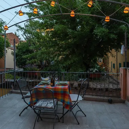 Capo Di Lucca - In The Historical Center With Terrace ボローニャ
