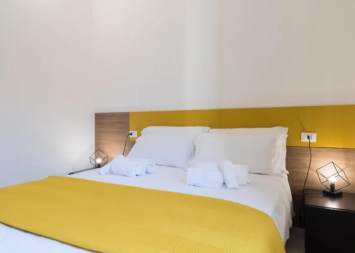 Capo Di Lucca - In The Historical Center With Terrace Apartment *