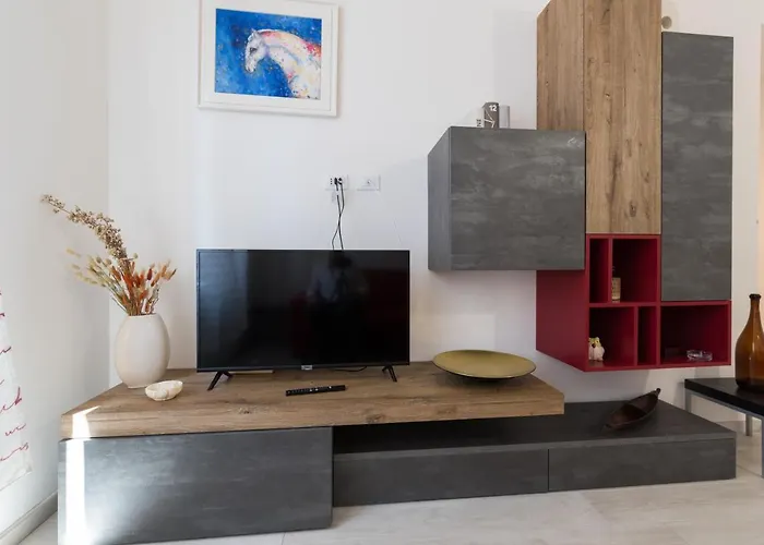 Capo Di Lucca - In The Historical Center With Terrace Apartment