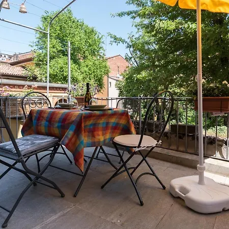 Capo Di Lucca - In The Historical Center With Terrace Διαμέρισμα Μπολόνια