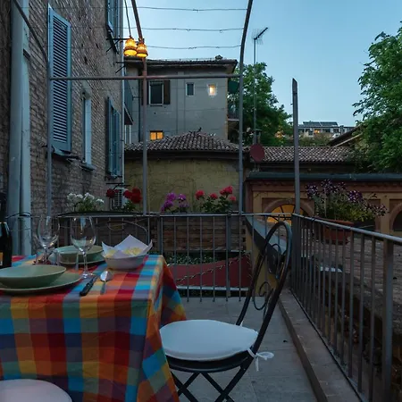 Capo Di Lucca - In The Historical Center With Terrace 公寓